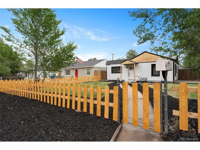 1716 Nome St, Aurora, CO 80010