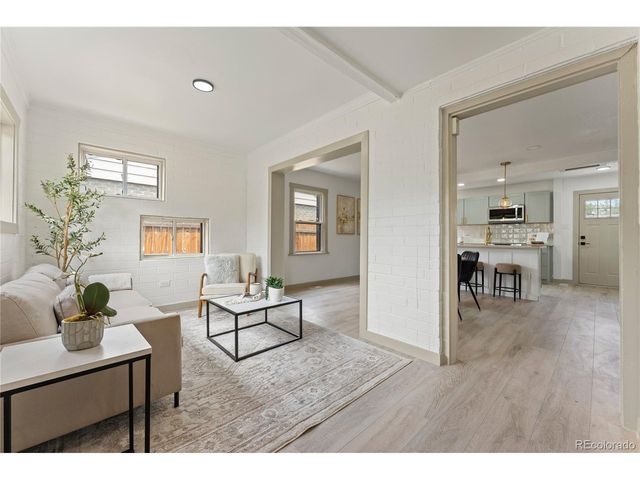 1716 Nome St, Aurora, CO 80010