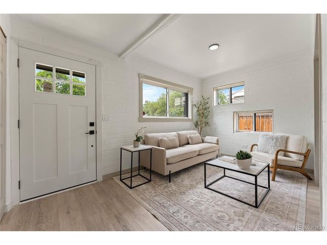 1716 Nome St, Aurora, CO 80010