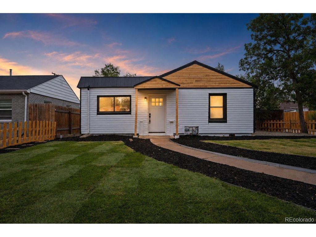 1716 Nome St, Aurora, CO 80010