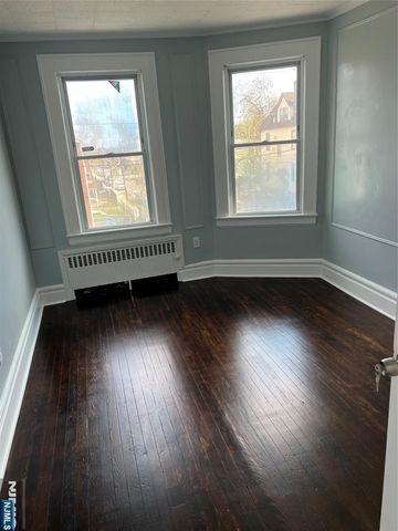 129 Dewey Street, Newark, NJ 07112