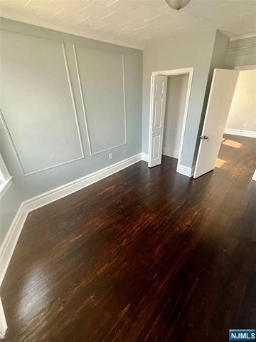 129 Dewey Street, Newark, NJ 07112