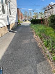 129 Dewey Street, Newark, NJ 07112