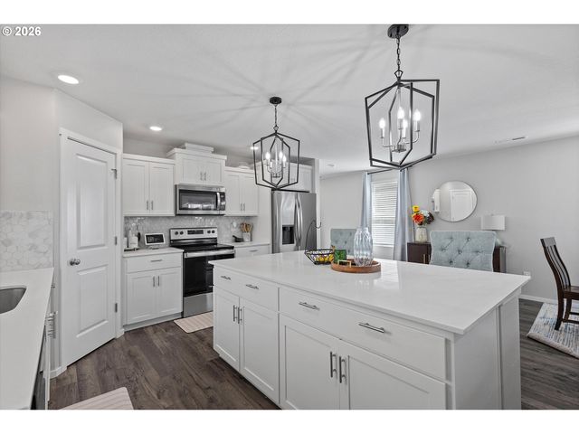 17514 Nw 10TH Ave, Ridgefield, WA 98642