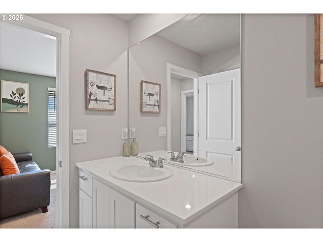 17514 Nw 10TH Ave, Ridgefield, WA 98642