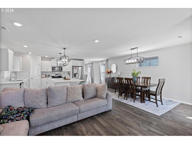 17514 Nw 10TH Ave, Ridgefield, WA 98642