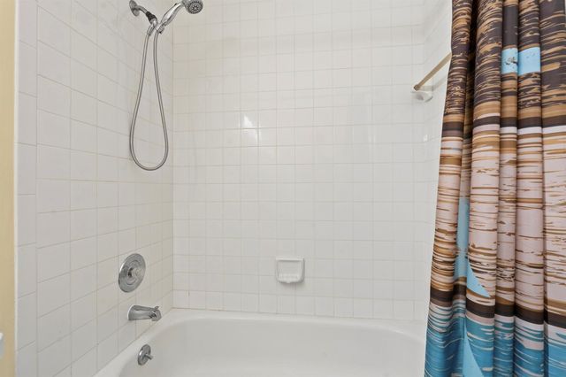 2950 SE Ocean Boulevard 119-6, Stuart, FL 34996