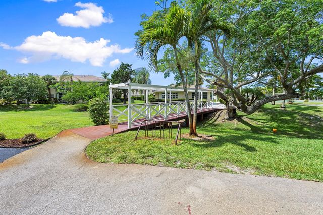 2950 SE Ocean Boulevard 119-6, Stuart, FL 34996