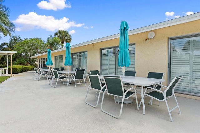 2950 SE Ocean Boulevard 119-6, Stuart, FL 34996