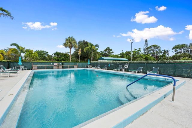 2950 SE Ocean Boulevard 119-6, Stuart, FL 34996