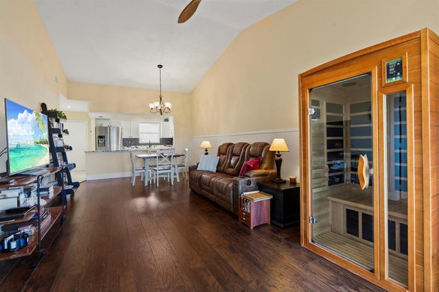 2950 SE Ocean Boulevard 119-6, Stuart, FL 34996