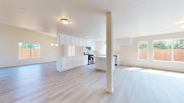 5636 Landon Ln, Riverbank, CA 95367