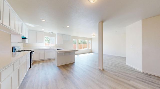 5636 Landon Ln, Riverbank, CA 95367