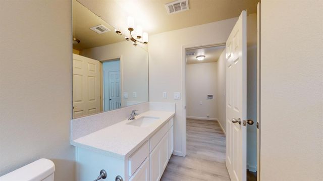 5636 Landon Ln, Riverbank, CA 95367