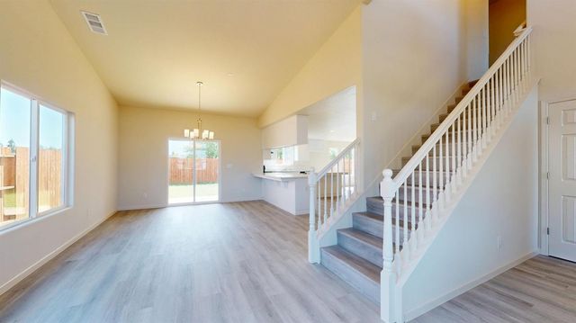 5636 Landon Ln, Riverbank, CA 95367