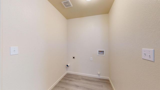 5636 Landon Ln, Riverbank, CA 95367