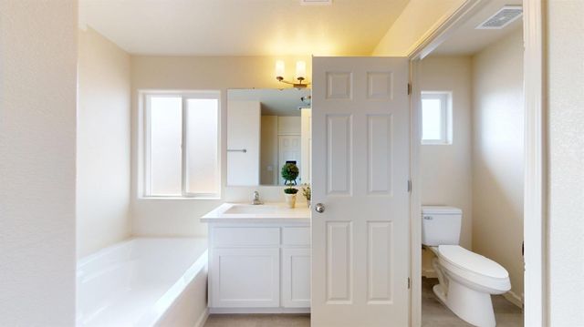 5636 Landon Ln, Riverbank, CA 95367