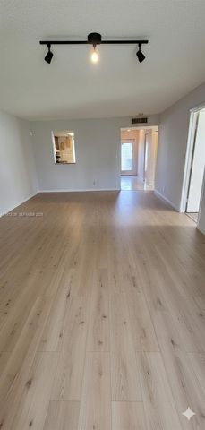 7680 NW 18th St 101, Margate, FL 33063