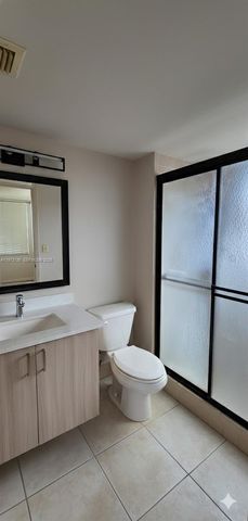 7680 NW 18th St 101, Margate, FL 33063