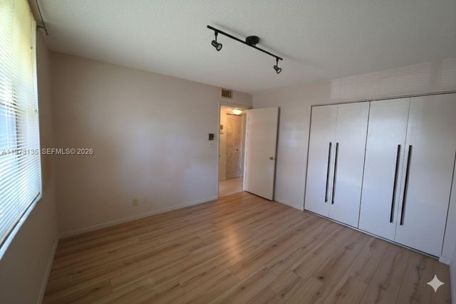 7680 NW 18th St 101, Margate, FL 33063