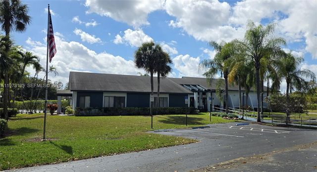 7680 NW 18th St 101, Margate, FL 33063