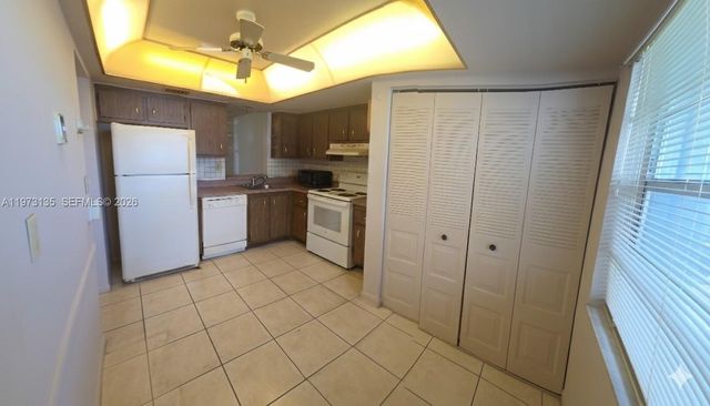 7680 NW 18th St 101, Margate, FL 33063