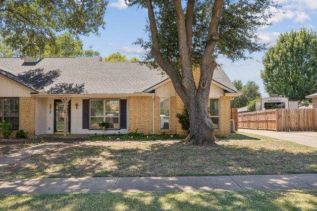 2915 Kathleen Lane, Euless, TX 76039