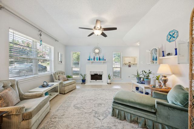 2915 Kathleen Lane, Euless, TX 76039