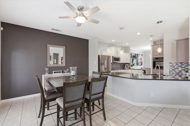 851 Branch Crossing, Lantana, TX 76226