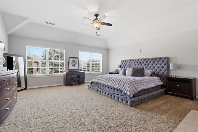 851 Branch Crossing, Lantana, TX 76226