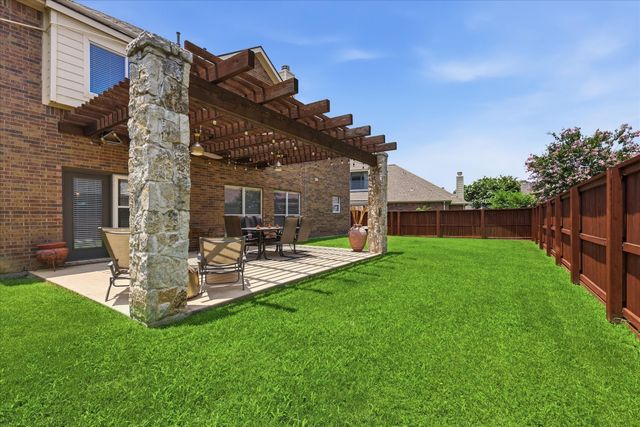 851 Branch Crossing, Lantana, TX 76226