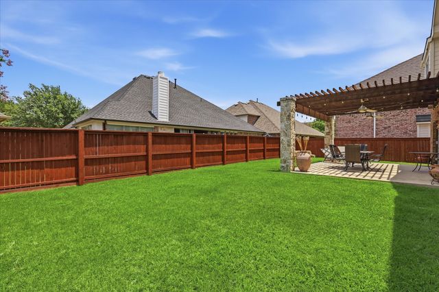 851 Branch Crossing, Lantana, TX 76226