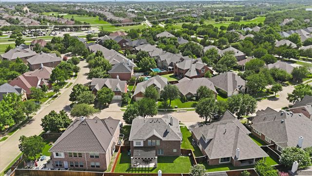 851 Branch Crossing, Lantana, TX 76226