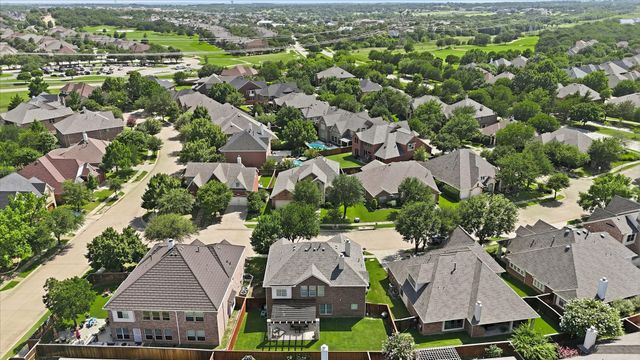 851 Branch Crossing, Lantana, TX 76226