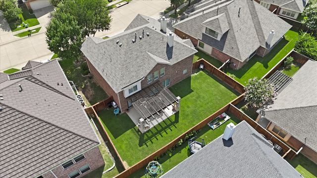 851 Branch Crossing, Lantana, TX 76226
