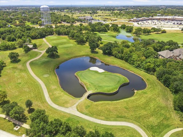 851 Branch Crossing, Lantana, TX 76226