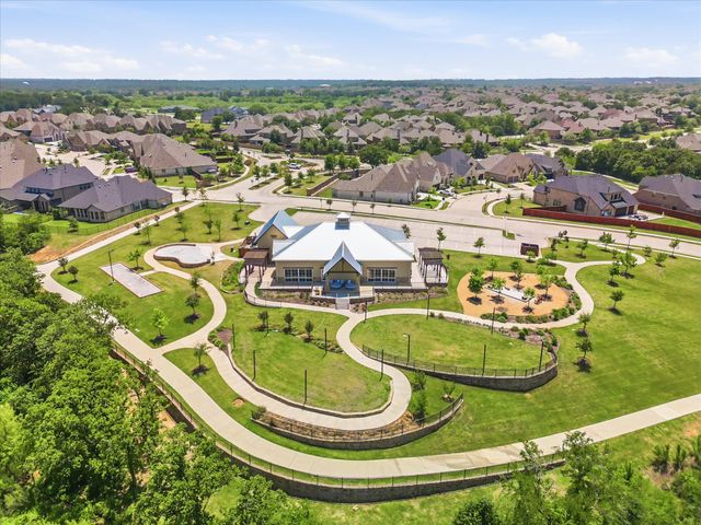 851 Branch Crossing, Lantana, TX 76226