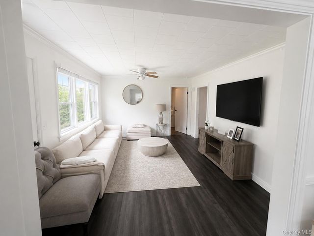 533, Westhampton Beach, NY 11978