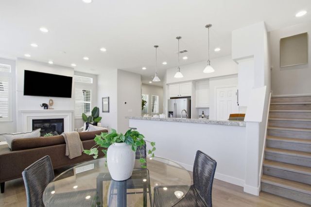 2400 Plateau Drive, San Jose, CA 95125
