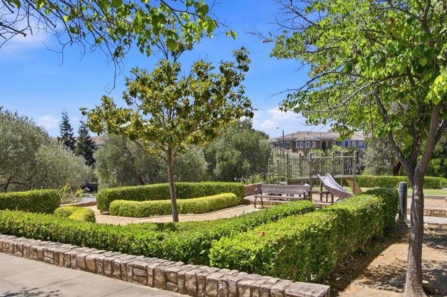 2400 Plateau Drive, San Jose, CA 95125