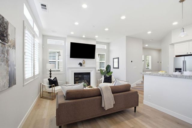2400 Plateau Drive, San Jose, CA 95125