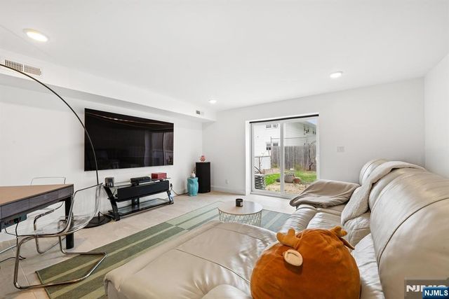 1516 71st Street, North Bergen, NJ 07047