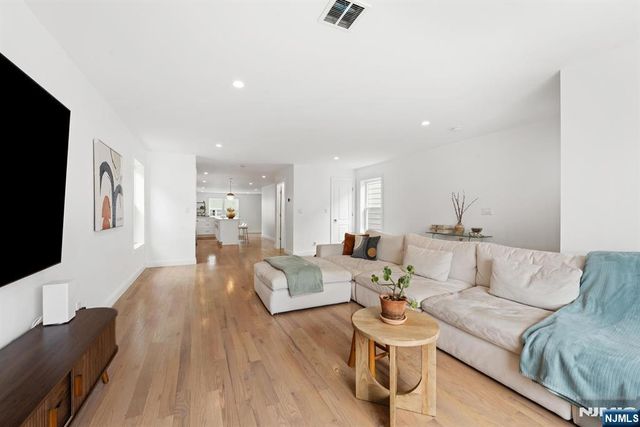 1516 71st Street, North Bergen, NJ 07047