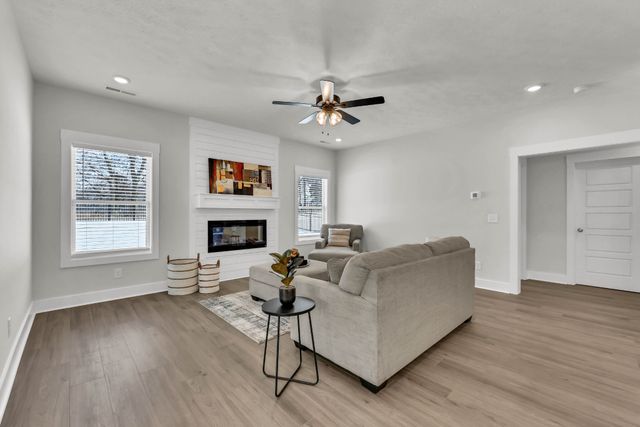 435 Blue Ridge Ct, Clarksville, TN 37043