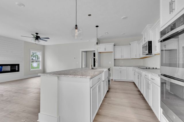 435 Blue Ridge Ct, Clarksville, TN 37043