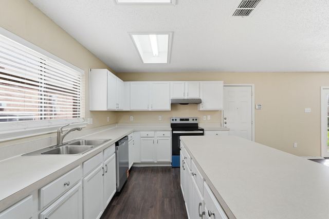 304 Sandlewood Lane, Cedar Hill, TX 75104