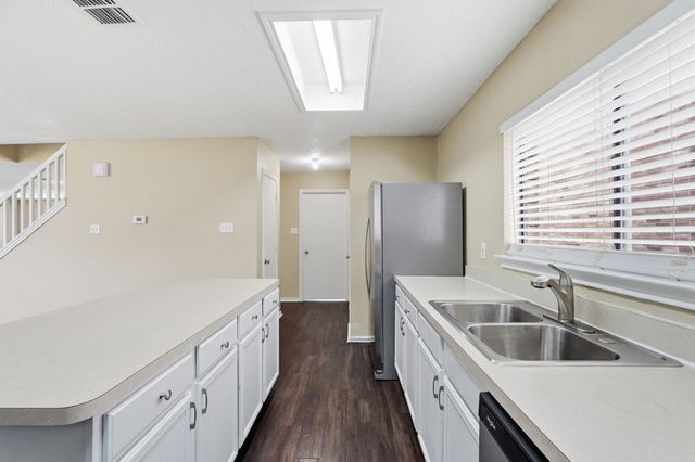 304 Sandlewood Lane, Cedar Hill, TX 75104