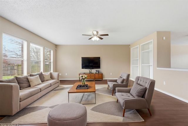 304 Sandlewood Lane, Cedar Hill, TX 75104