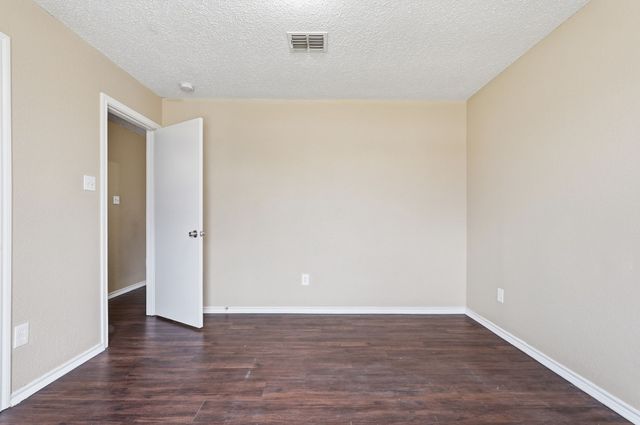 304 Sandlewood Lane, Cedar Hill, TX 75104