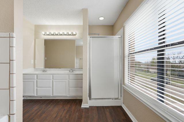 304 Sandlewood Lane, Cedar Hill, TX 75104